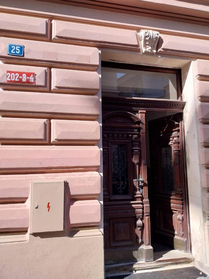 Byt 2+Kk Na Velkem Namesti Hradec Králové Extérieur photo