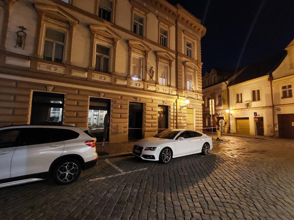Byt 2+Kk Na Velkem Namesti Hradec Králové Extérieur photo