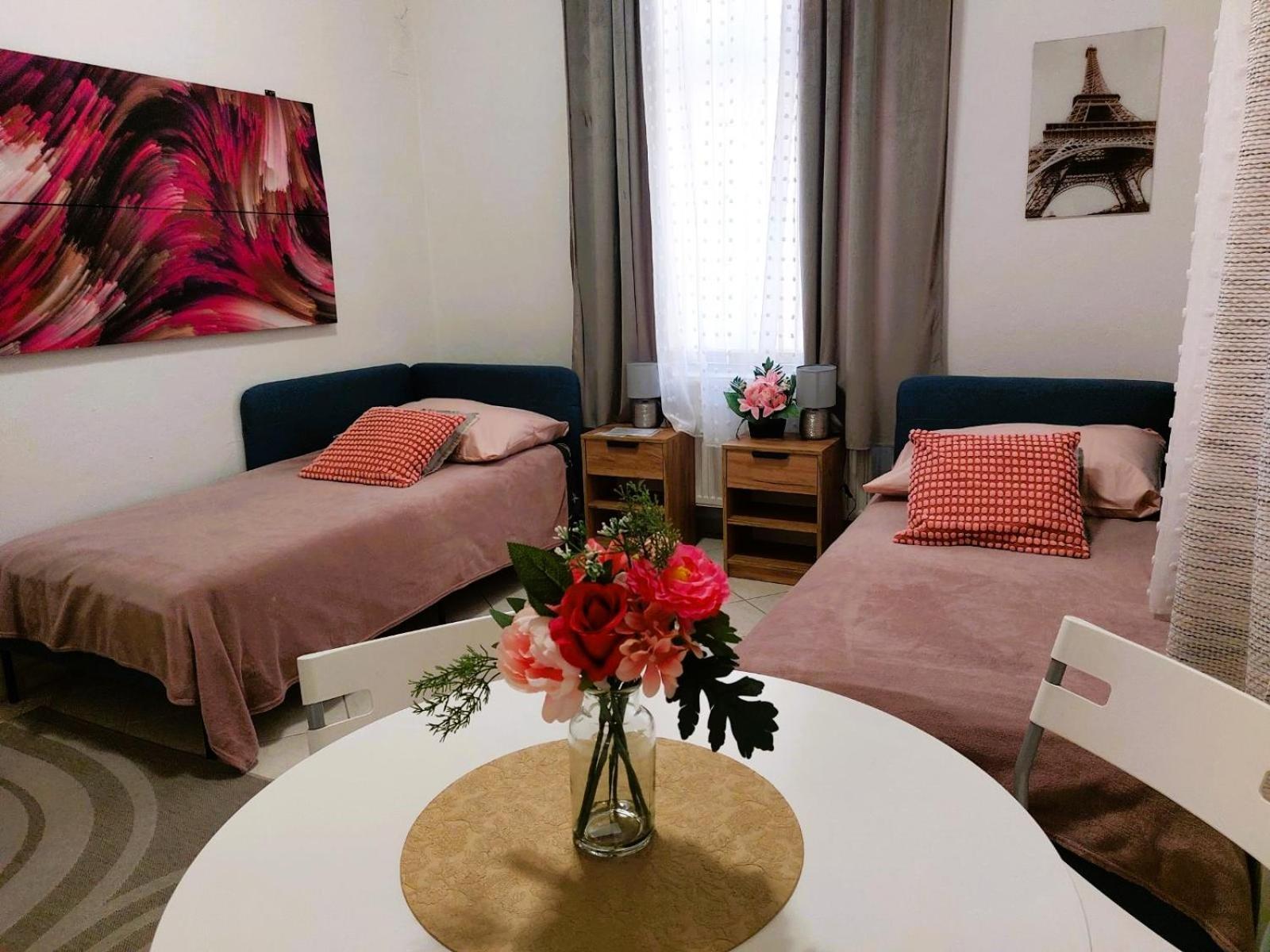 Byt 2+Kk Na Velkem Namesti Hradec Králové Extérieur photo